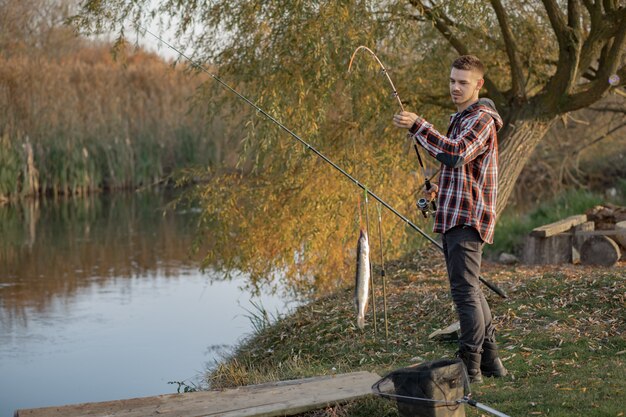 Jak nabyć właściwą wędkę na pierwszą wyprawę?